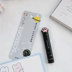 Přenosné mini nůžky s krytem – roztomilý design tlapky černá